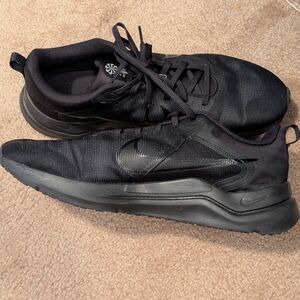 Nike Men's Black Athletic Shoes